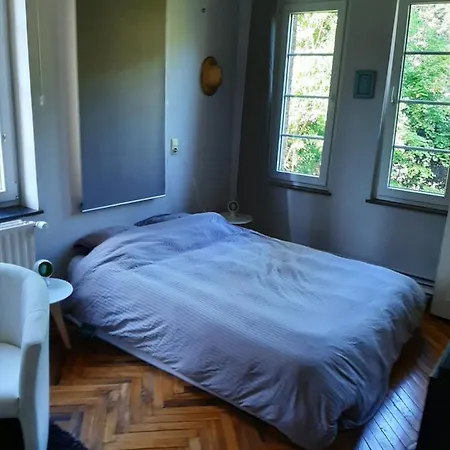 منزل للإقامة Grandes Chambres Privees *