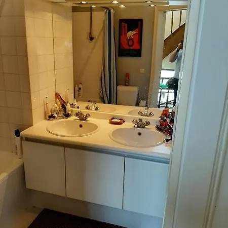 Grandes Chambres Privees ホームステイ